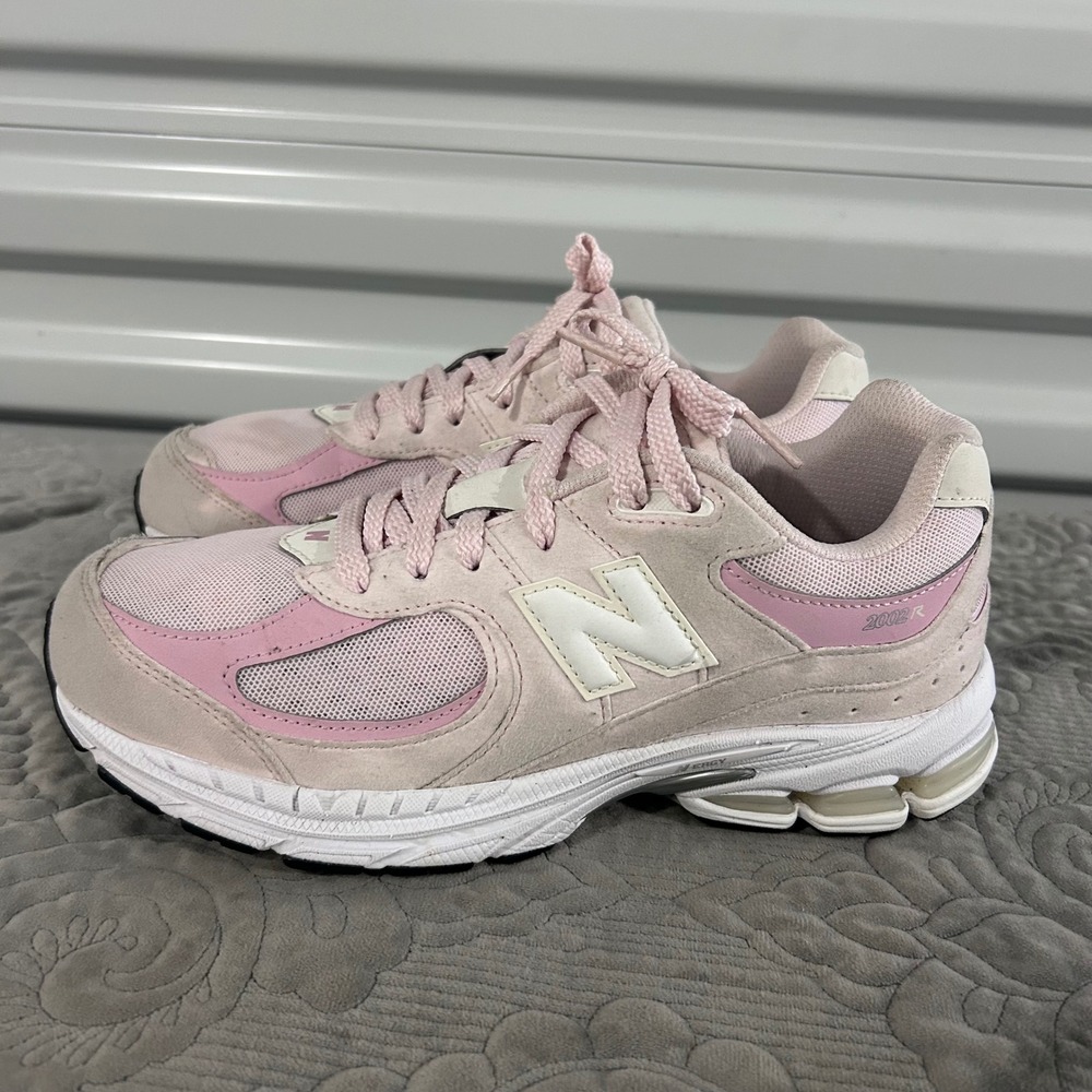 New Balance 2002R Pink White Suede Mesh Sneakers walking Lifestyle Shoes